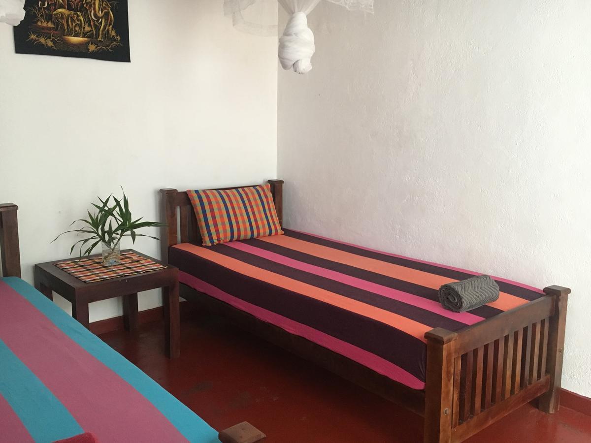 Jungle Guest House Галле Экстерьер фото