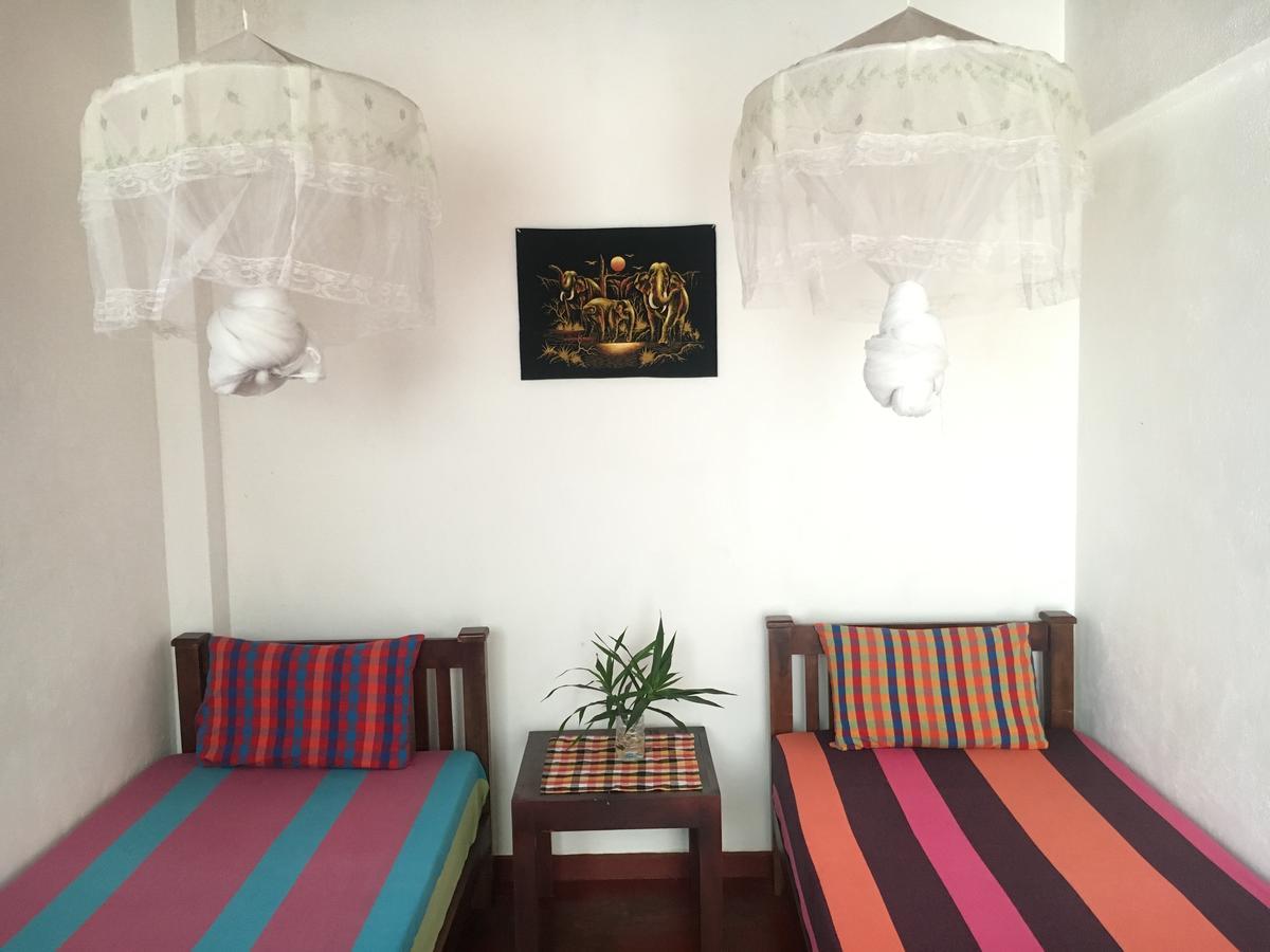 Jungle Guest House Галле Экстерьер фото